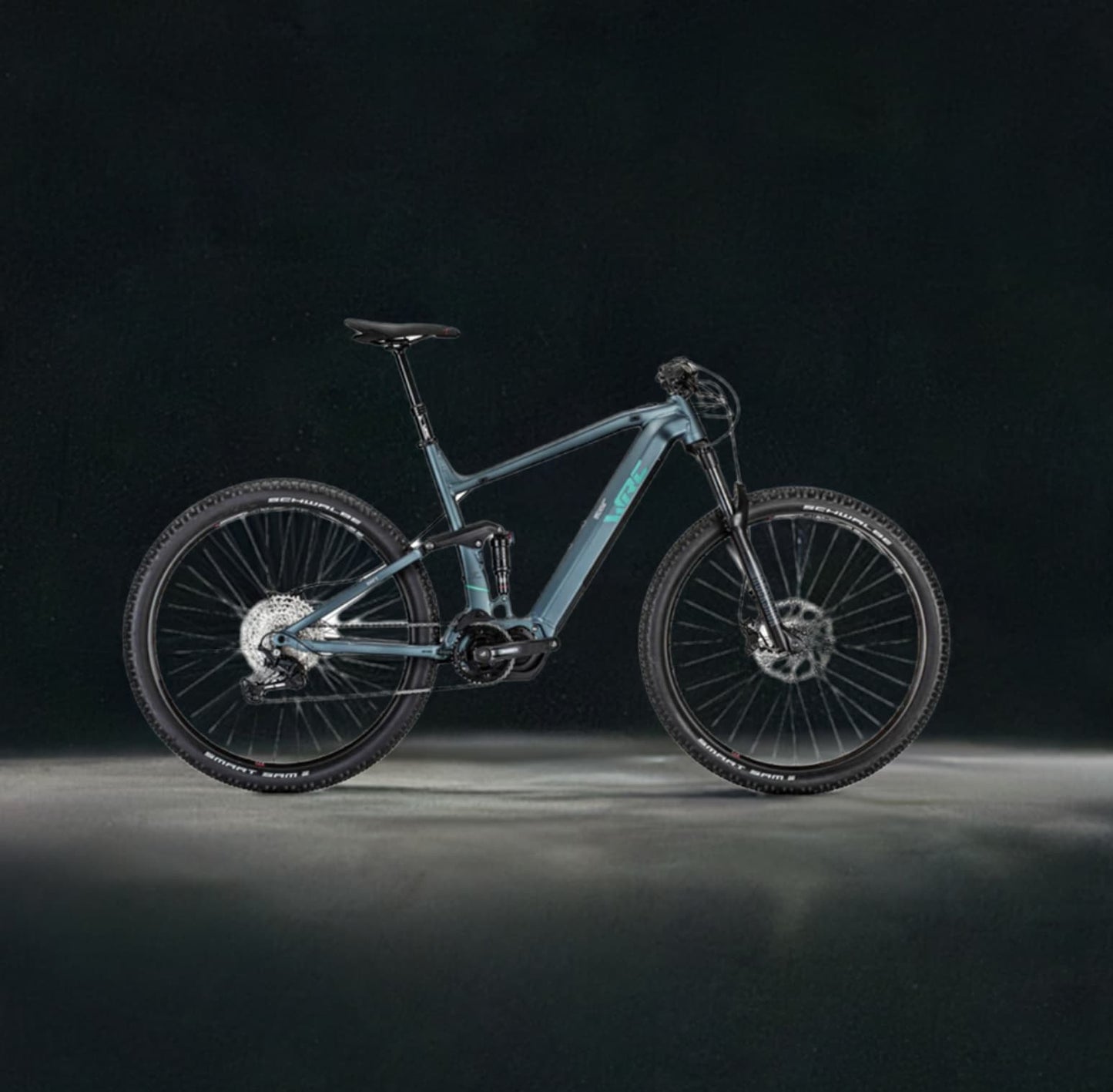 Bicicleta de aluminio de asistencia eléctrica al pedaleo con batería Shimano BT-E8035 504Wh y motor Shimano DU-E7000 de 60Nm.