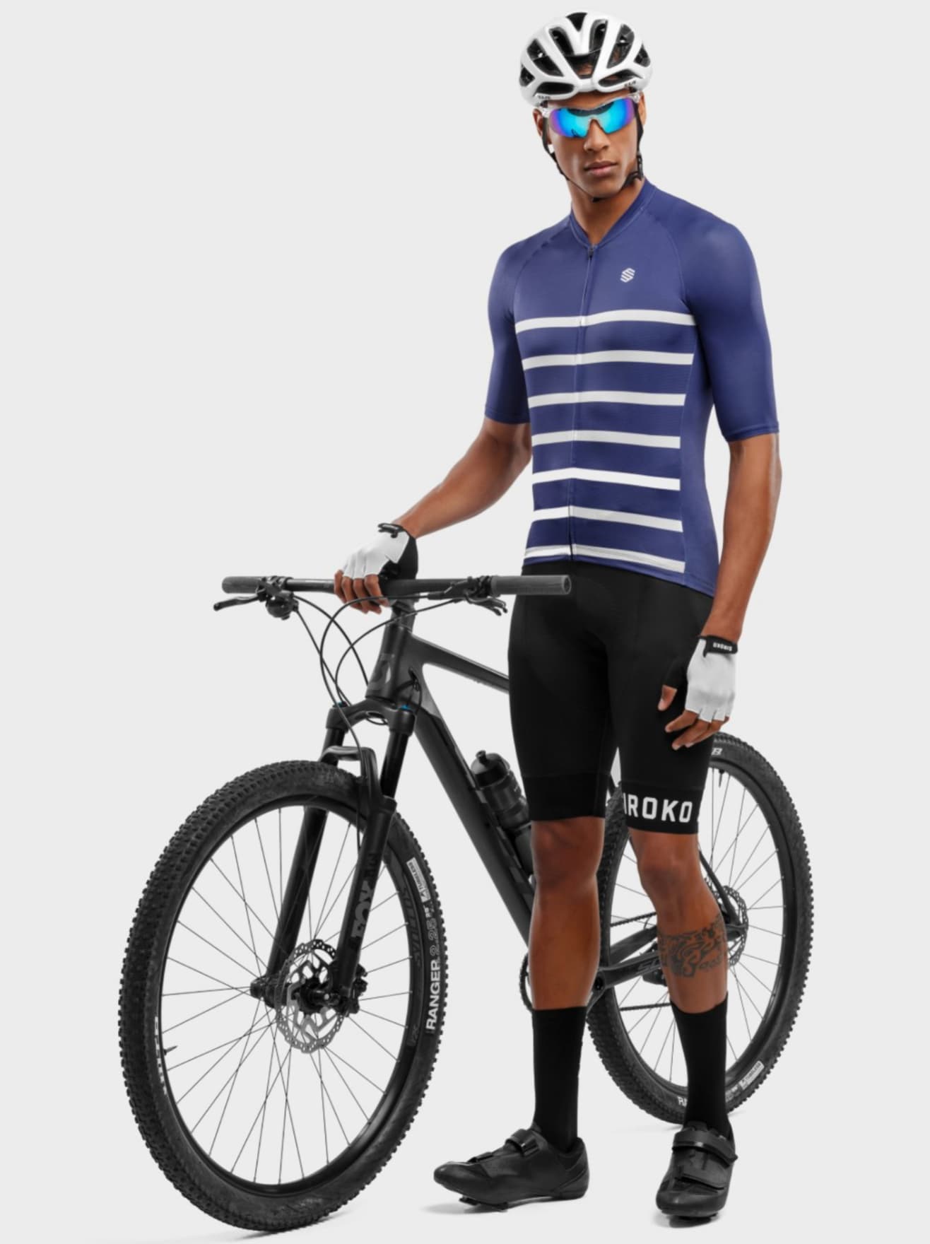 El nuevo M3 Peyresourde es un maillot con una transpiración óptima gracias a la incorporación de tejidos microperforados y ultraligeros de última generación que combinan poliéster y elastano para lograr una elasticidad superior.