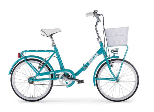 Esta bicicleta plegable será nuestra mejor aliada para desplazarnos a diario por la ciudad. Una vez plegada ocupa muy poco espacio, lo que la hace especialmente útil para ser transportada (en tren, en bus, en coche...) y para ser alojada en cualquier rincón de nuestro punto de destino (en casa, en el trabajo...). 