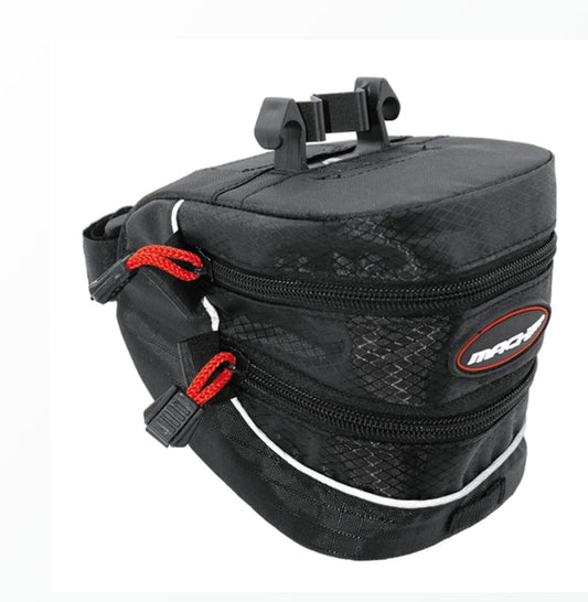 Bolsa bajo sillín de bicicleta.

 

Tamaño oversize.
Anclaje rápido al sillín.
2 cremalleras.
2 compartimentos independientes.