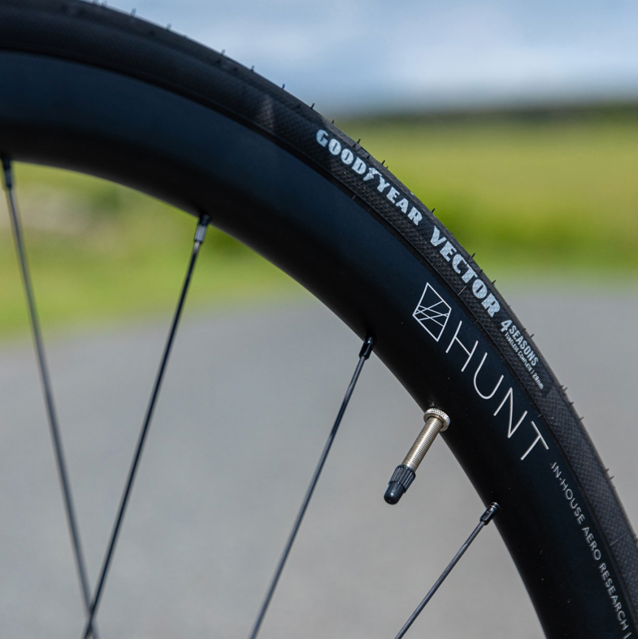 CUBIERTA TUBELESS GOOD YEAR VECTOR 4 SEASONS